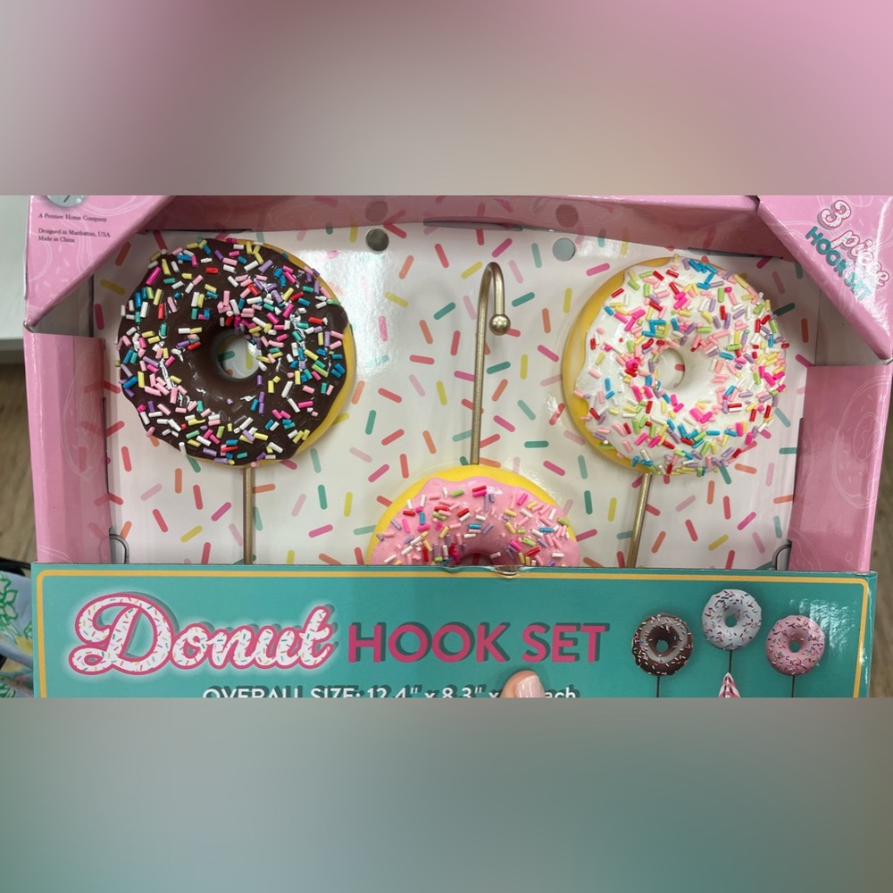 Donut wall hooks